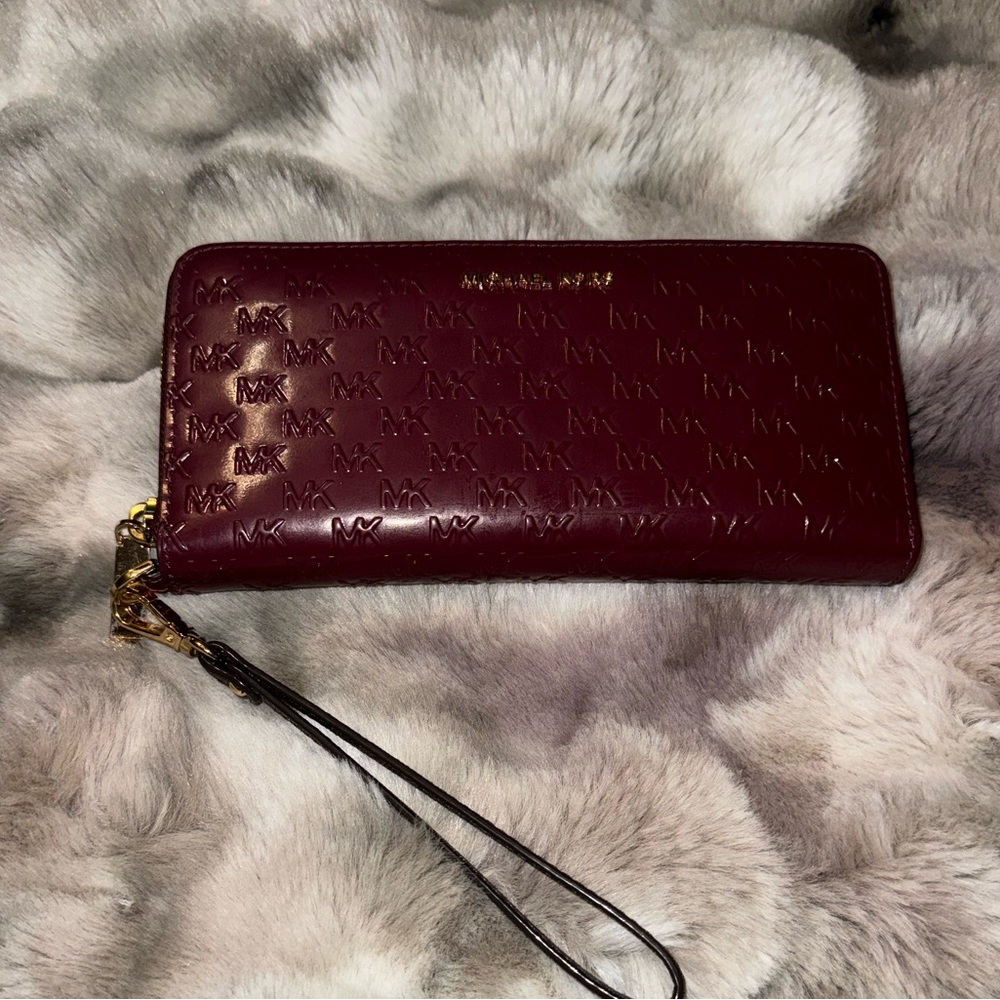 👠 Michael Kors Burgundy Wallet/Wristlet 👠